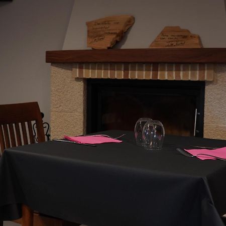 Hostal Restaurante Ibaisek Zudaire ภายนอก รูปภาพ